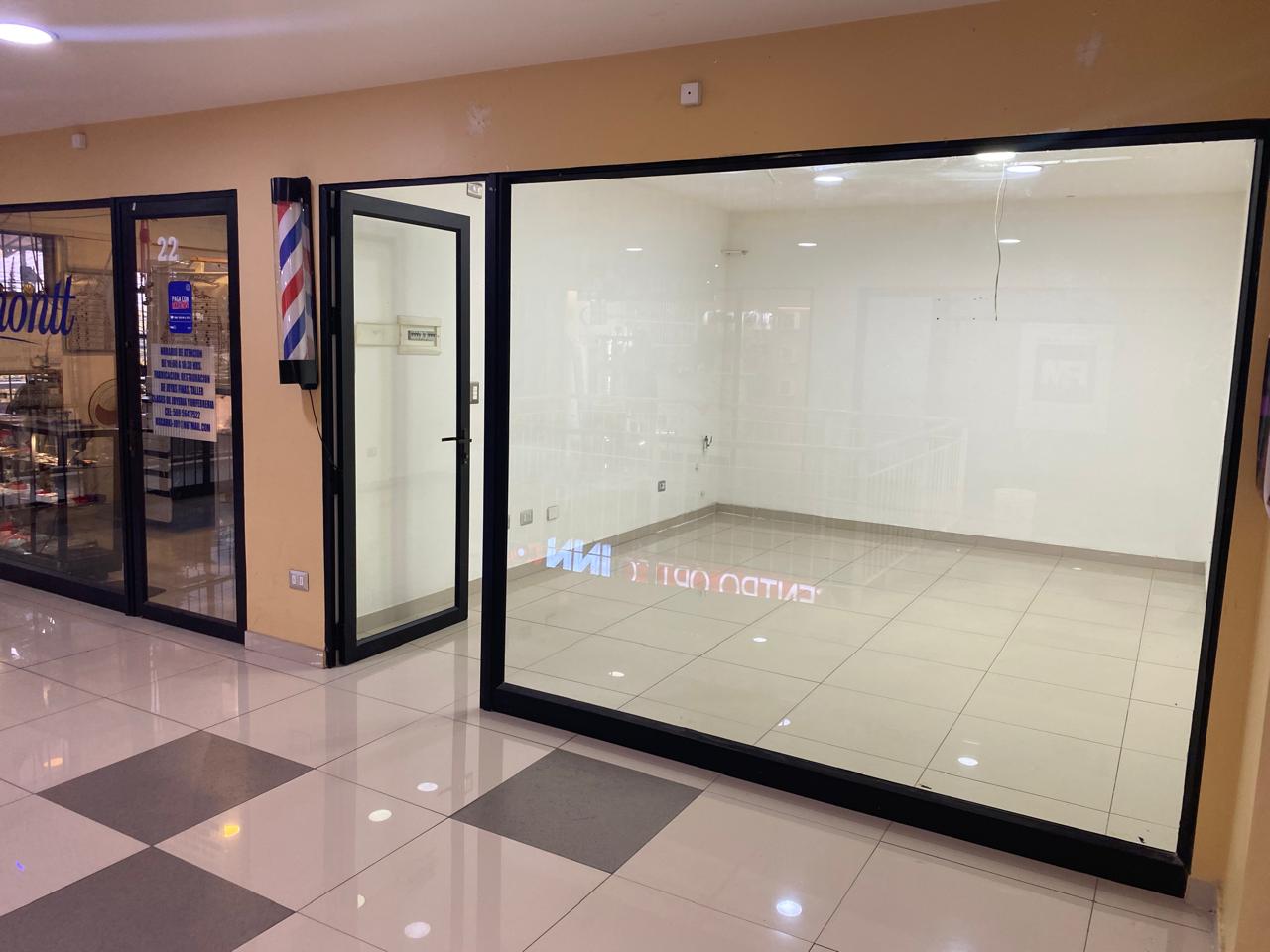 ARRIENDO LOCAL COMERCIAL 20 M2 GALERIA CENTRO NUEVO 
